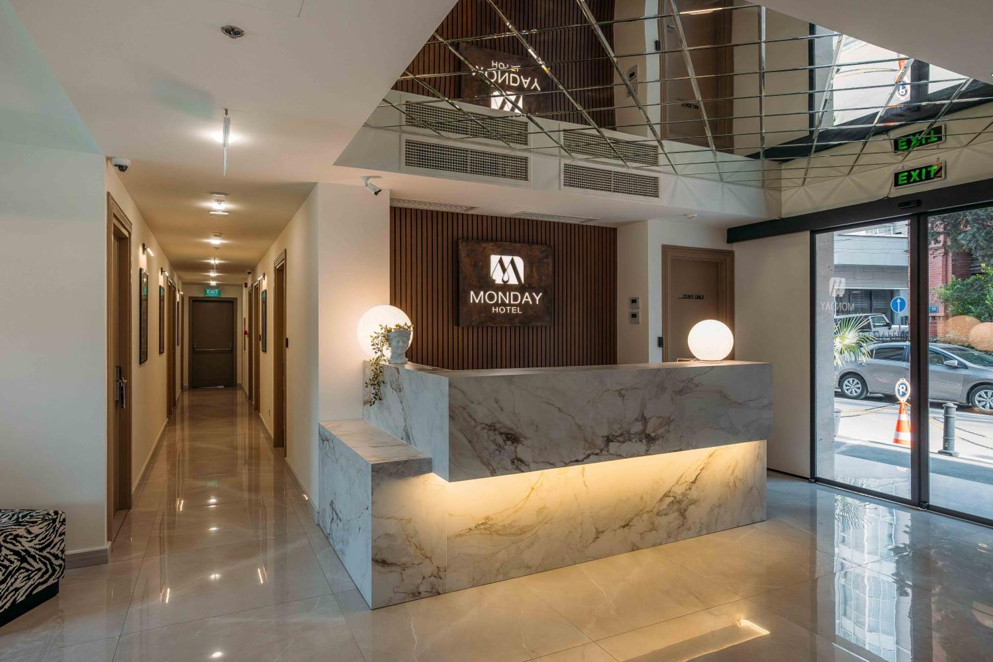Hotel Monday By Dnt Group Tiflis Exterior foto
