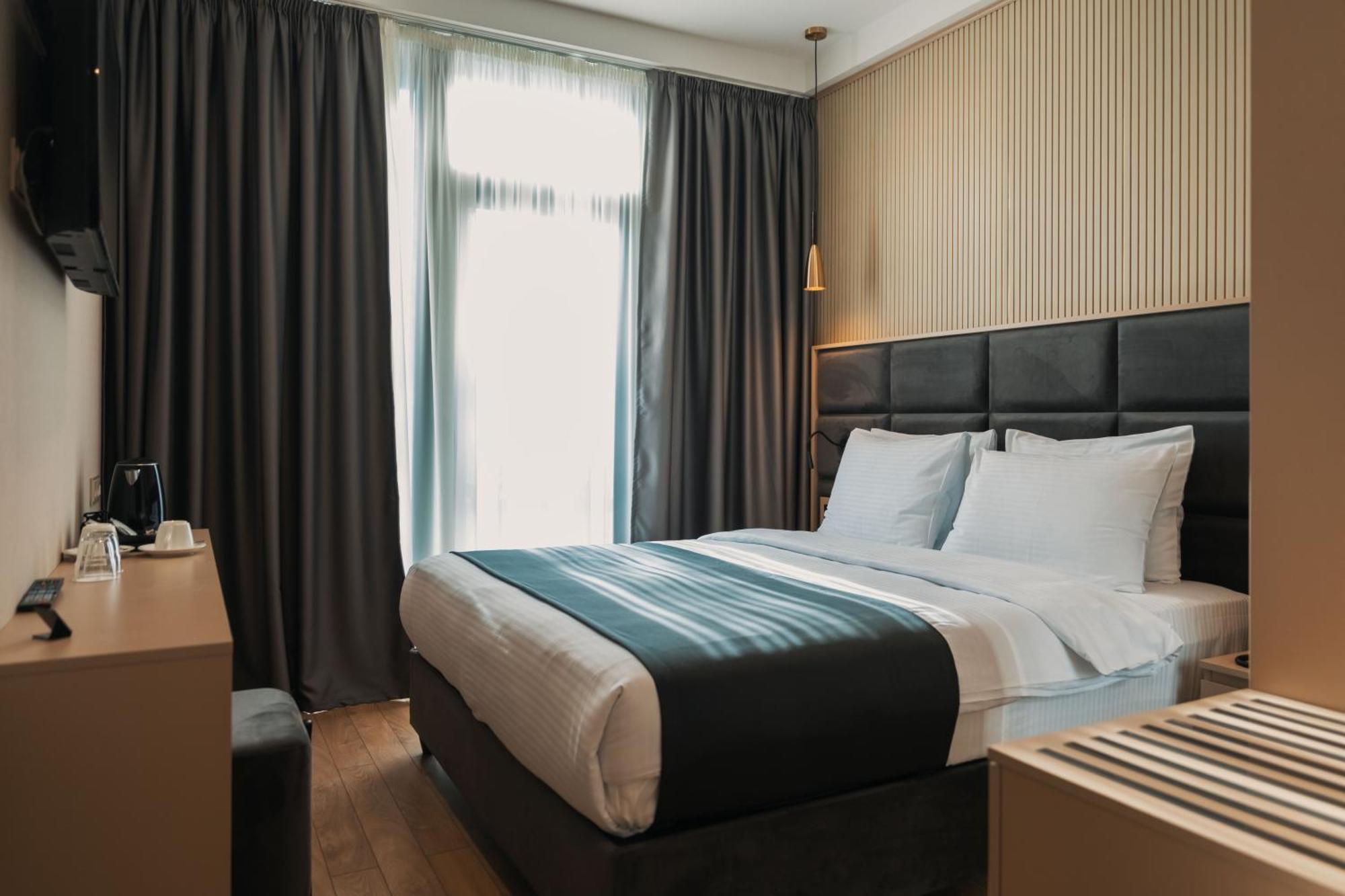 Hotel Monday By Dnt Group Tiflis Exterior foto