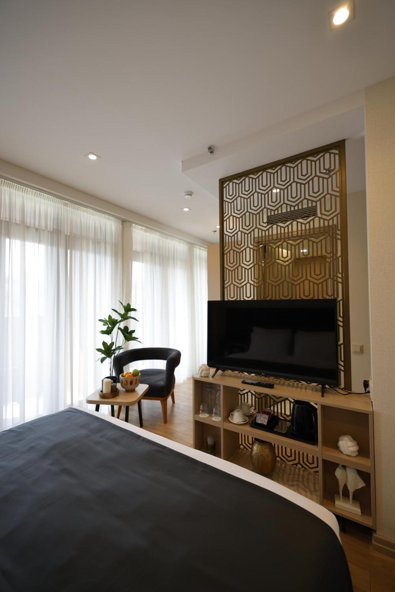 Hotel Monday By Dnt Group Tiflis Exterior foto