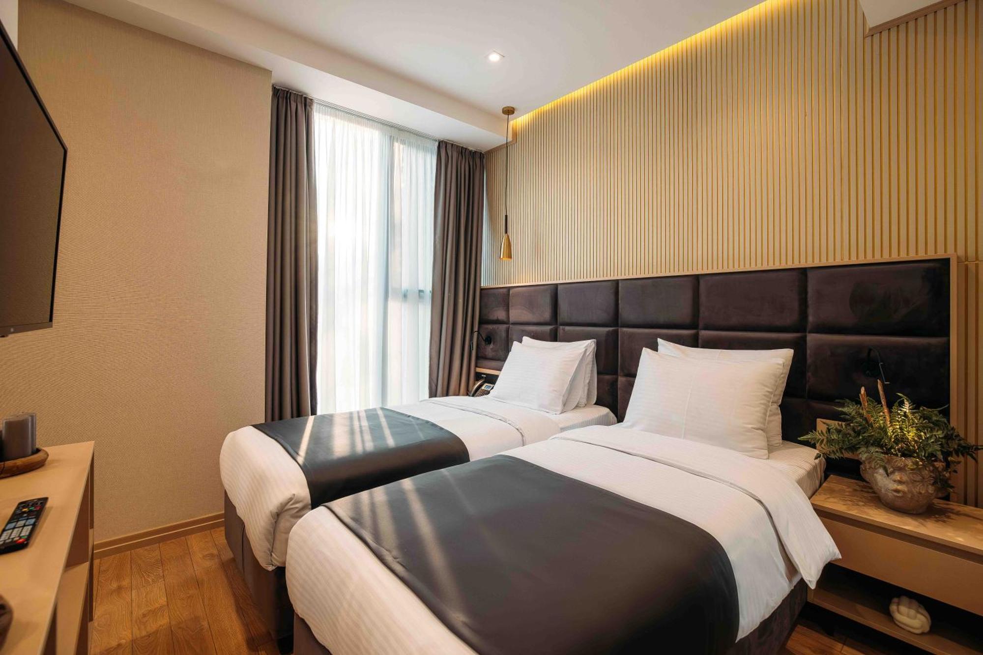 Hotel Monday By Dnt Group Tiflis Exterior foto